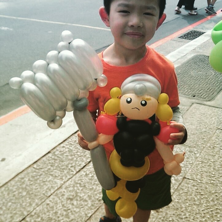 Thor balloon sculpture