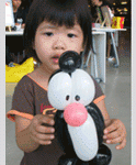 Penguin Balloon sculpting