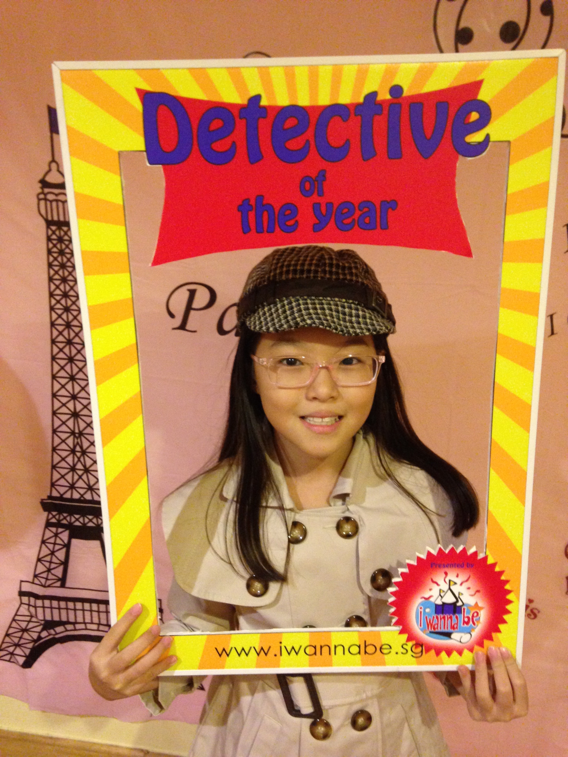 Get your free mugshot in costumes and props with our detective themed party