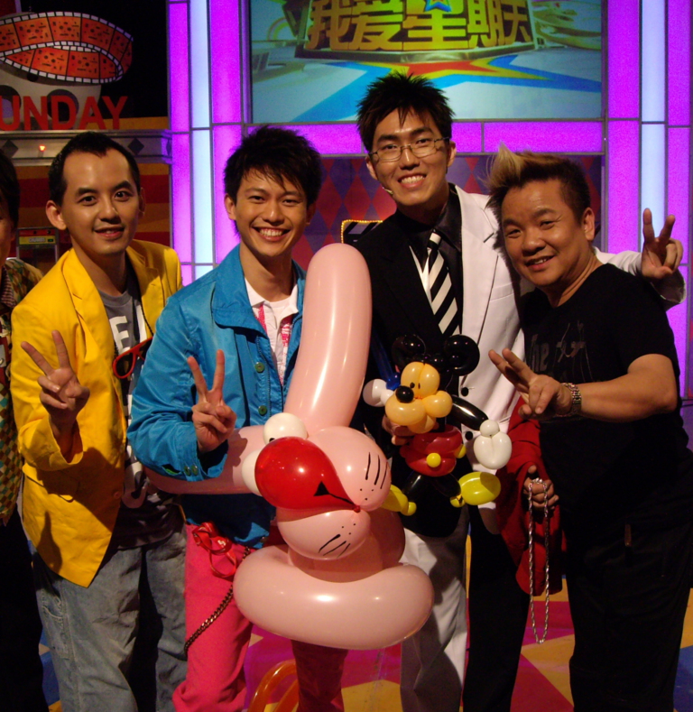 Rabbit and Mickey mouse balloons with celebrities Huang zhijiao, Pornsak and Chen Jianbing