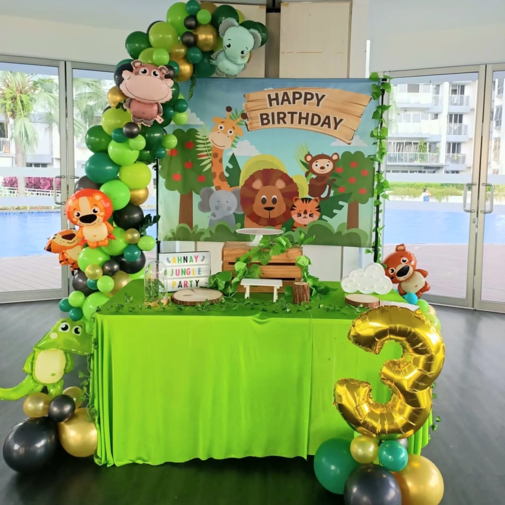 jungle party decor