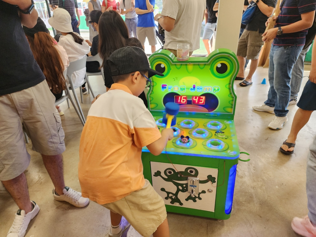 Whack a frog arcade game