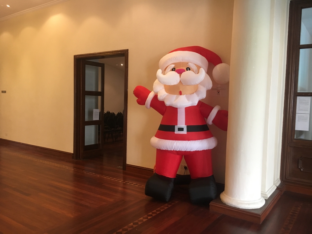 inflatable santa claus decorations