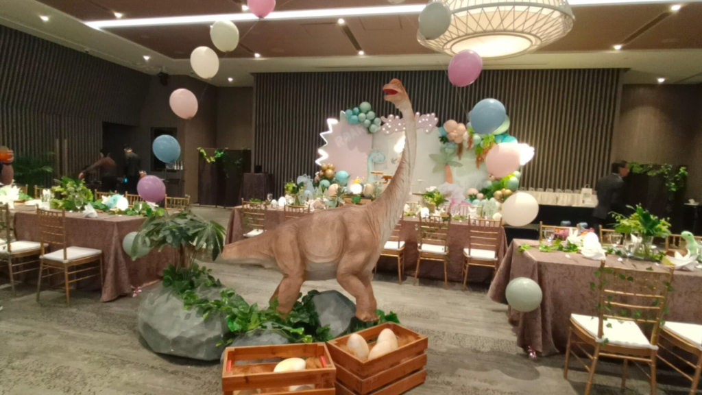 themed dinosaur birthday party