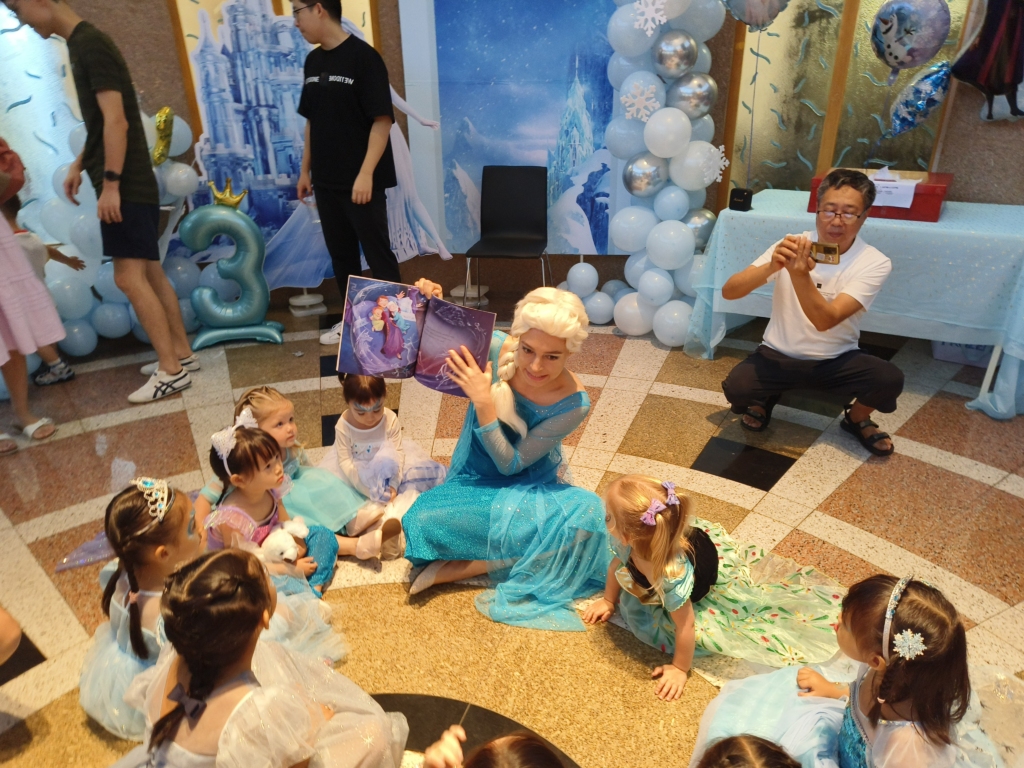 princess themed frozen storytelling